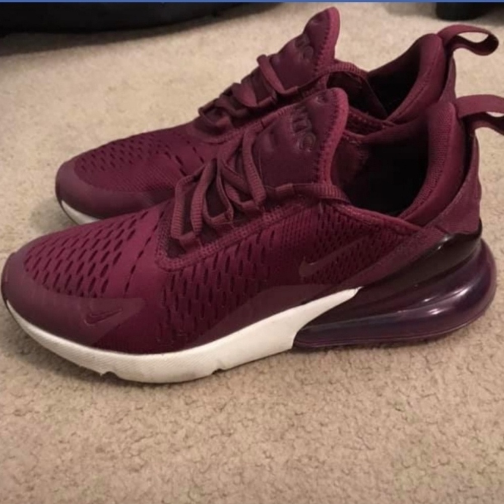 NIKE AIRMAX 270